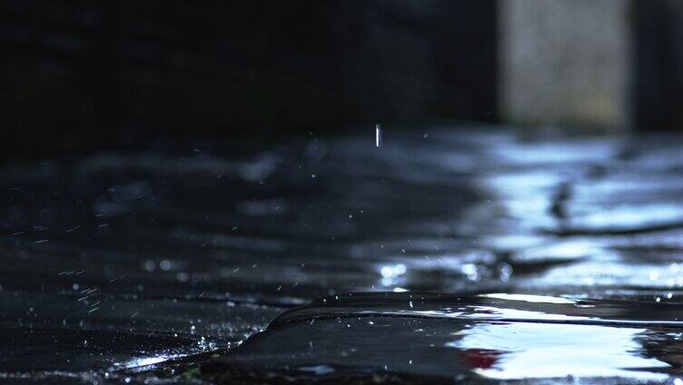 雨天屋檐水滴落下青石板【组镜】