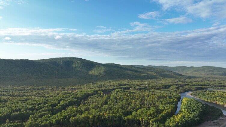 延时航拍秋季山林河湾晨景