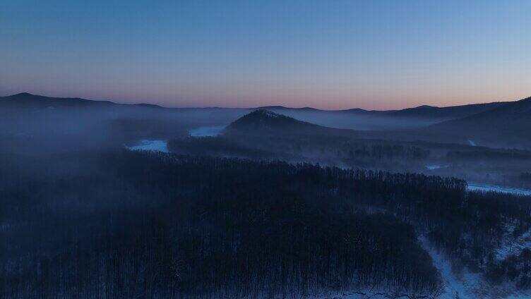 航拍寒冬林海雪原冻雾冰河