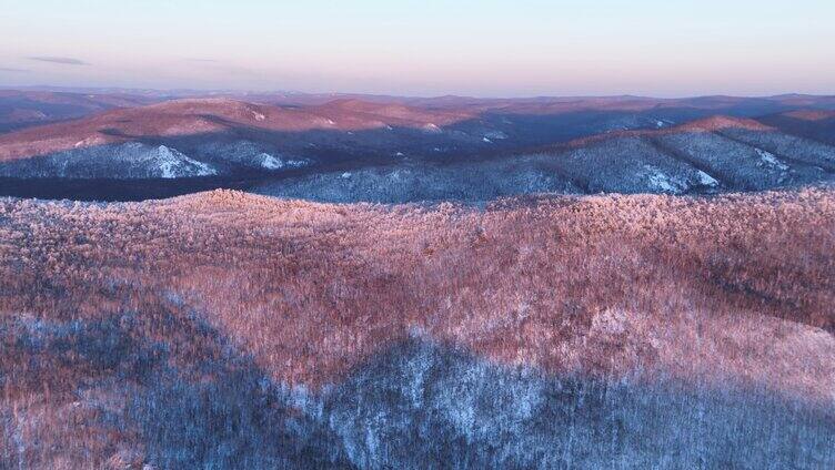 航拍大兴安岭林海雪原暮色