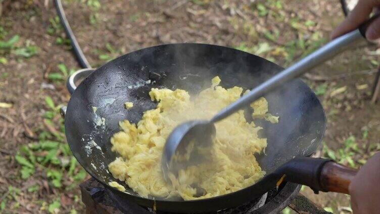 户外野餐 做饭 炒菜