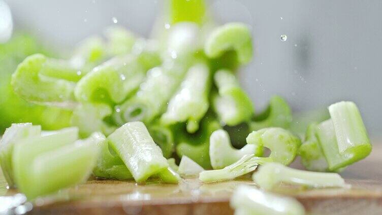 切蔬菜的特写