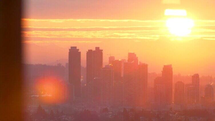 城市日出太阳升起