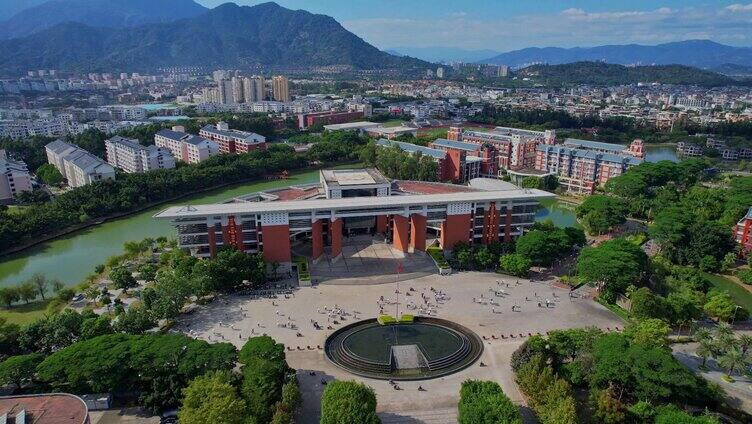 航拍福建中医药大学景观