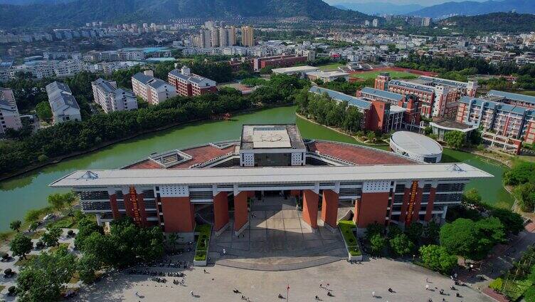 航拍福建中医药大学景观