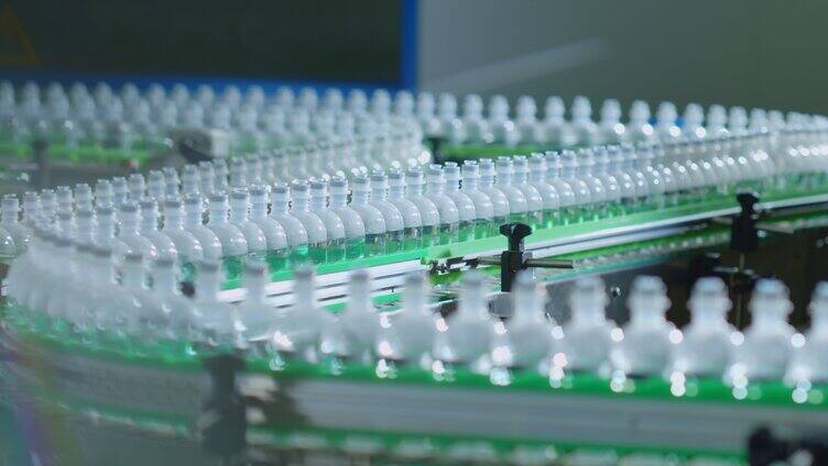 医疗工厂流水线自动化生产注射液「组镜」