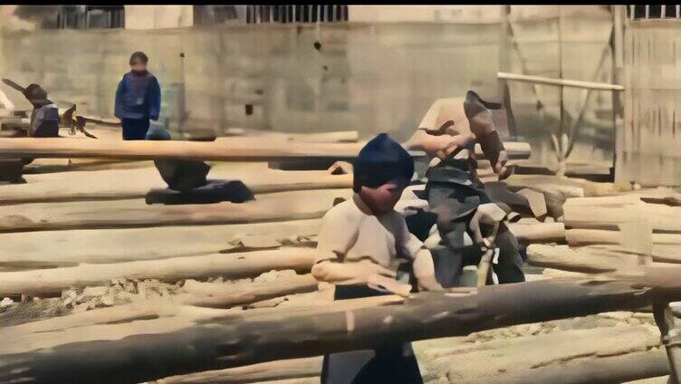 1917年 北京木材厂的童工在工作