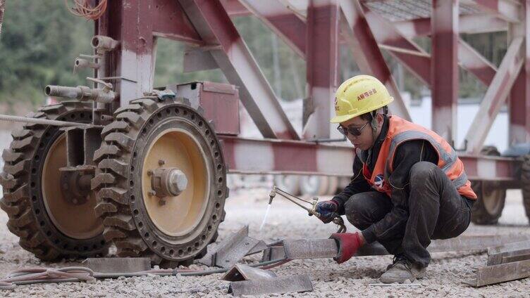 工地工人正在焊接钢筋 建筑 焊接「组镜】