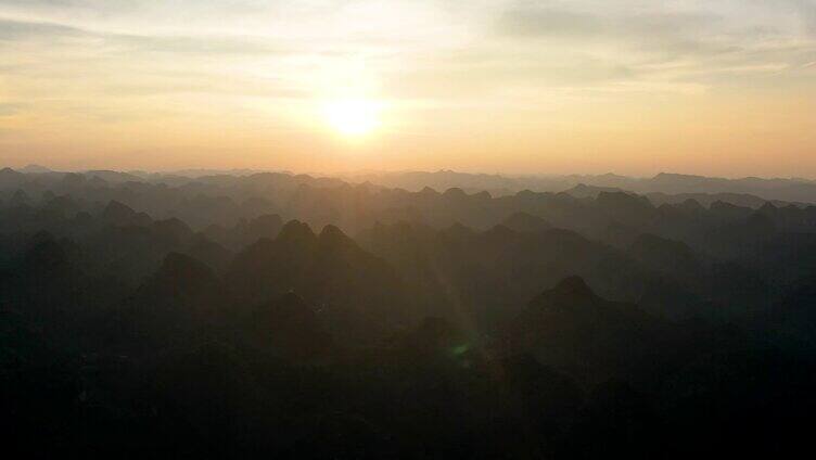 大山 夕阳延时 山脉