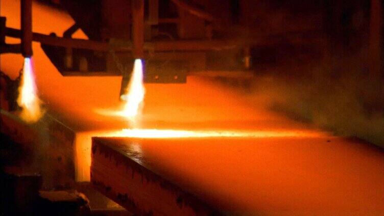 工业生产 倒铁水、电切割