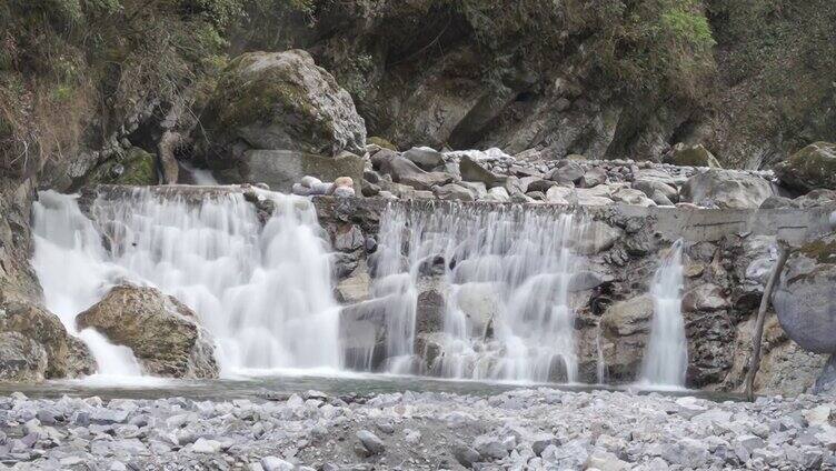 瀑布 森林 河流