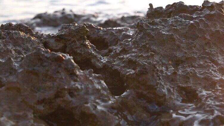 海水冲刷岩石特写