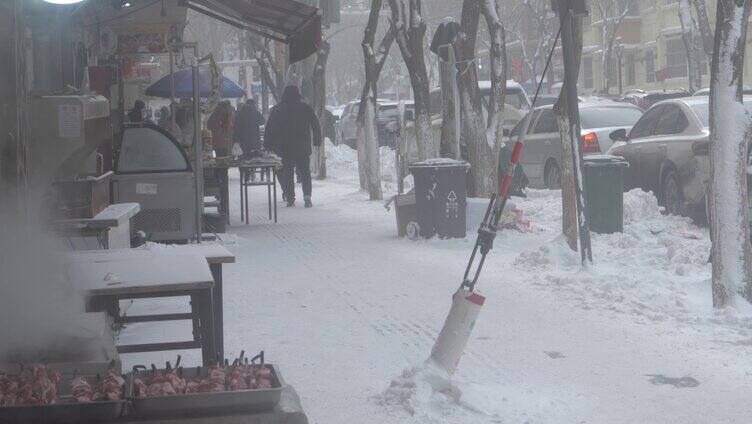 冬天冰天雪地的乌鲁木齐早市人间烟火