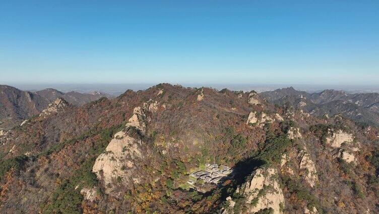 航拍千山山巅石峰景色