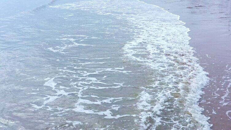 海岸平静海浪浪花飞溅「组镜」