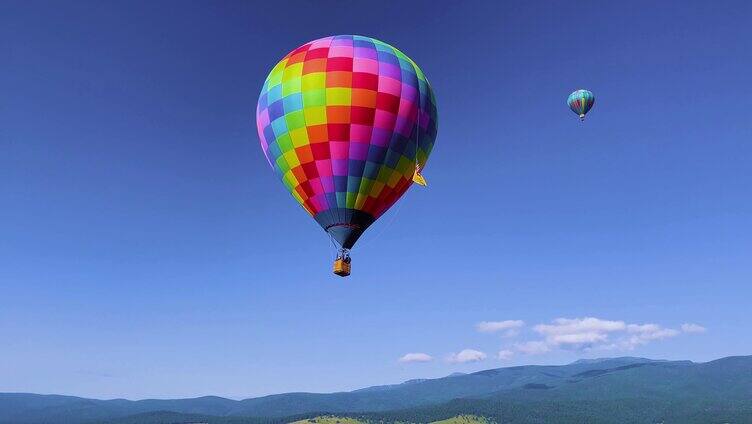 热气球在空中