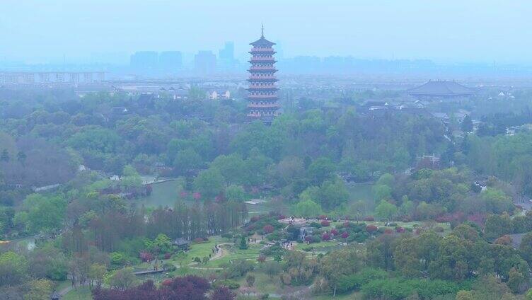 航拍烟雨江南扬州瘦西湖风景区