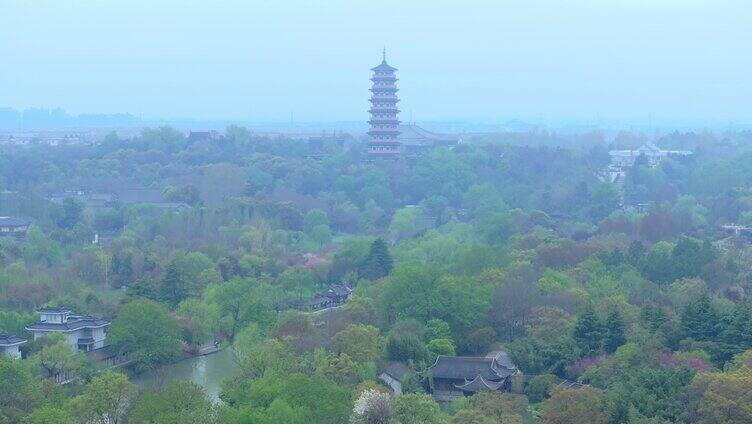 航拍烟雨江南扬州瘦西湖风景区