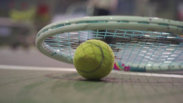 网球 打网球
