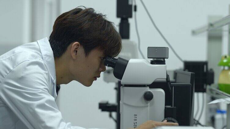 生物实验室科研人员显微镜【组镜】