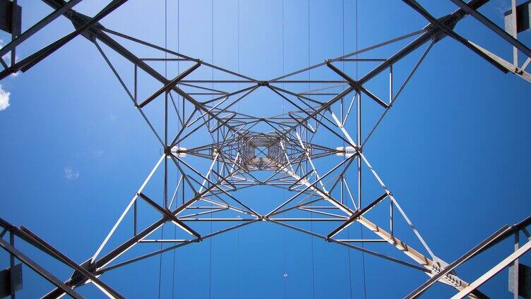 电力能源通过电线杆线传播