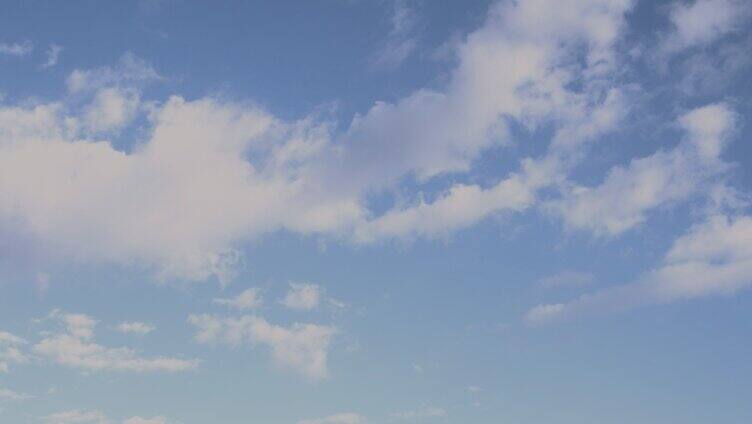 蓝色天空白色云彩随风变化