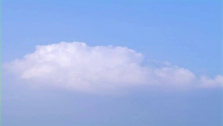 蓝色天空白云运动实拍