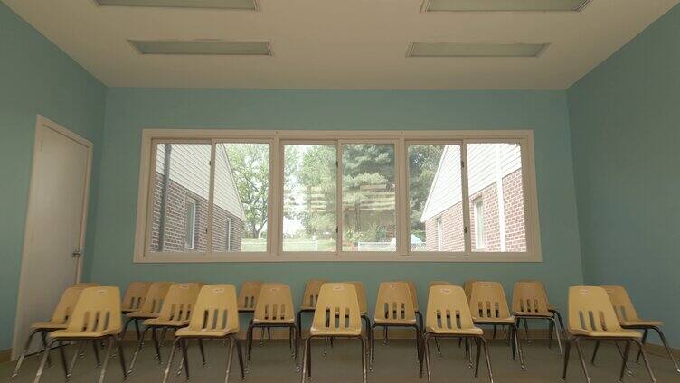 空荡荡的学校教室拍摄