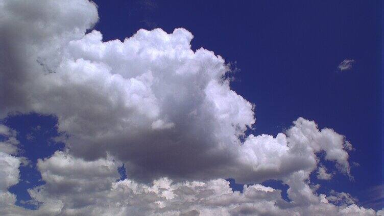 蓝天白云自然运动实拍