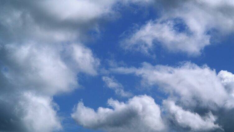 蓝色天空白色云彩运动