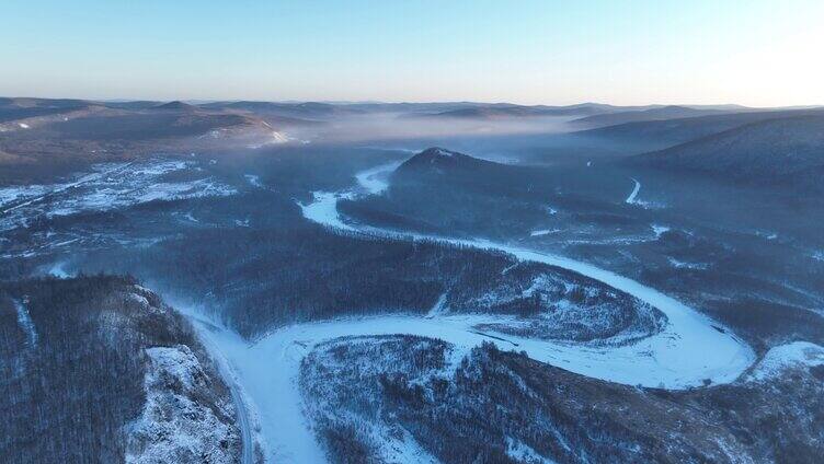 大兴安岭林海雪原黎明冰河冻雾