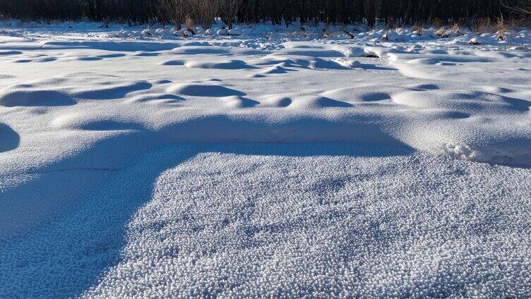 大兴安岭不冻河雪景