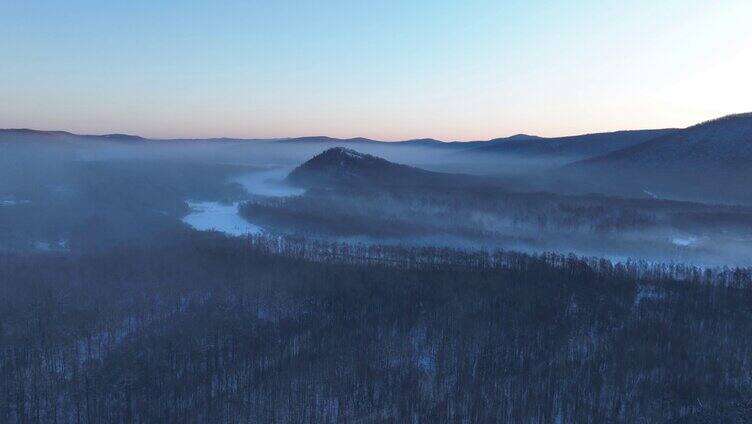 延时航拍大兴安岭冬季山川冷空气