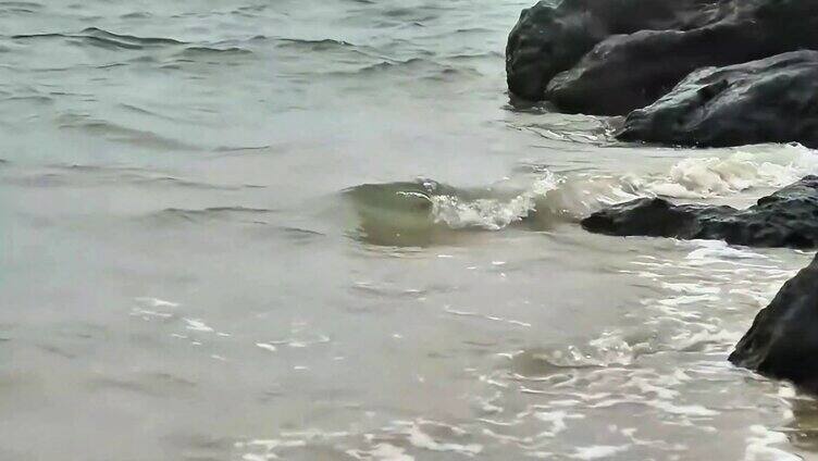 海岛海滩礁石海浪实拍素材