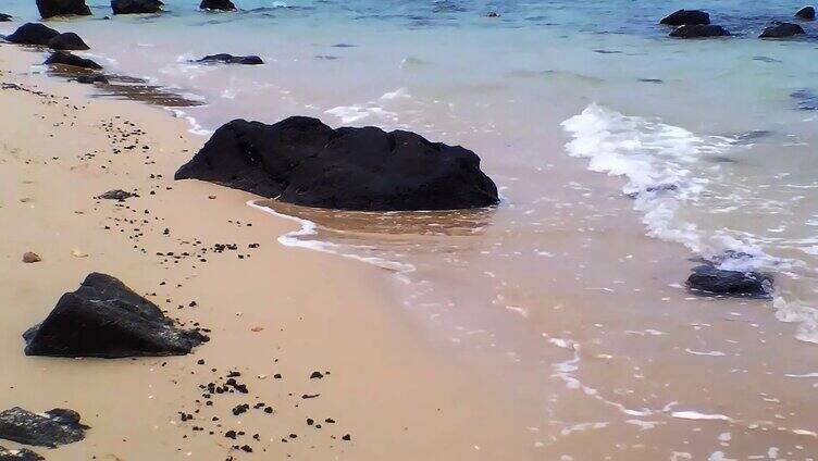 海岛海滩礁石海浪实拍素材