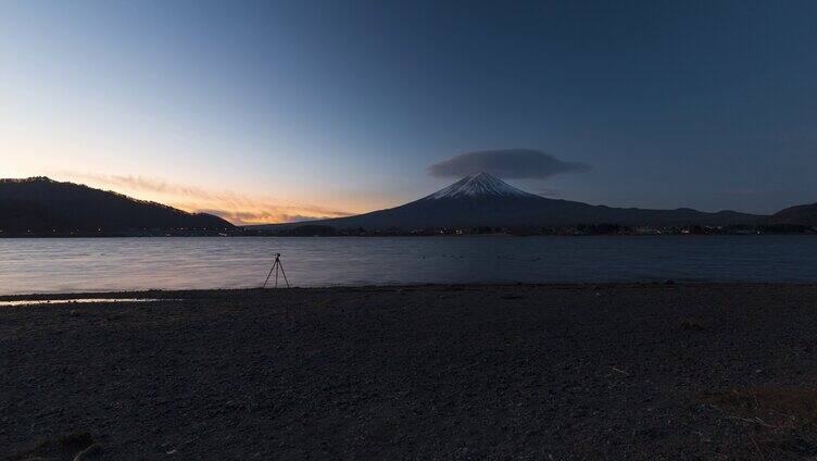 日本东京富士山日出日落雪山云朵火山延时
