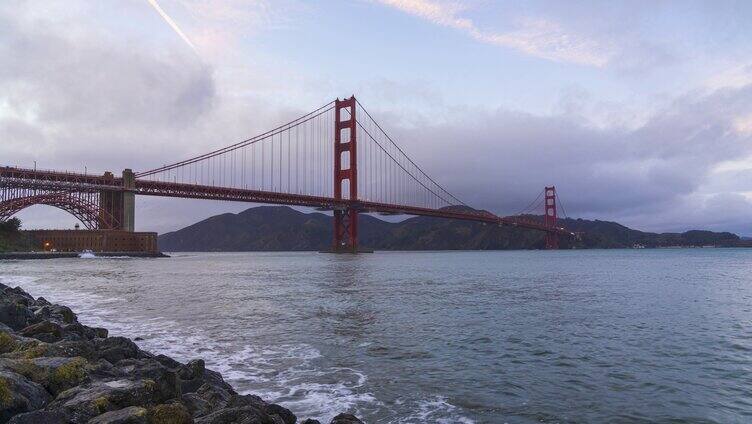美国4K加州旧金山金门大桥日落阴天延时