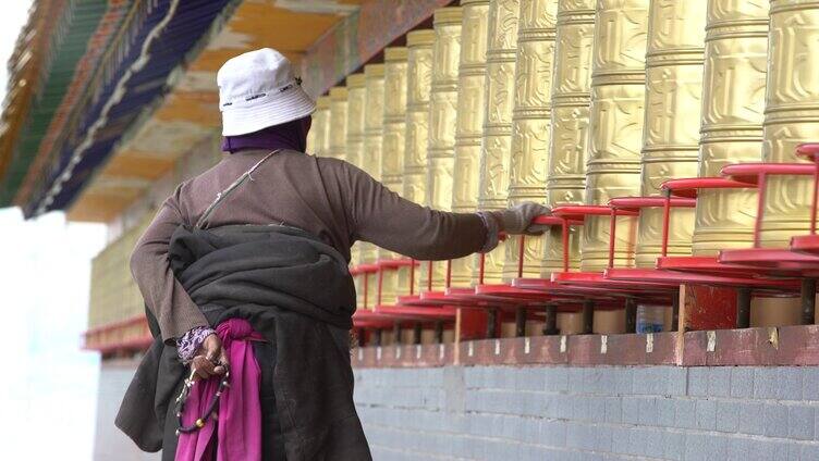 藏传佛教寺院 藏式建筑喇嘛 转经筒转经轮