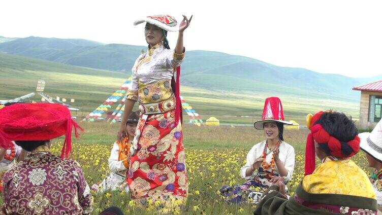 藏族人民 藏族服饰 藏族男女