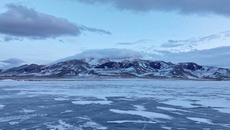 赛里木湖 冬季 赛里木湖冬天 新疆冬天
