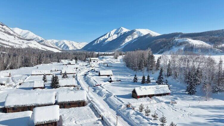 新疆冬季旅游 禾木 雪山