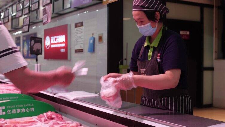 超市挑肉 买肉 猪肉-鲜肉-超市顾客挑选