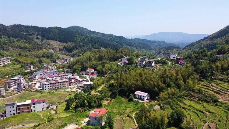 春日梯田层层叠叠春耕航拍