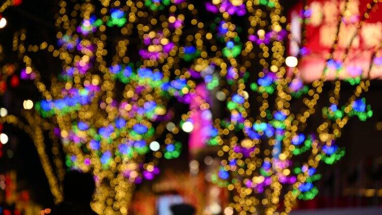 抽象节日霓虹灯圣诞树散焦灯光夜晚背景