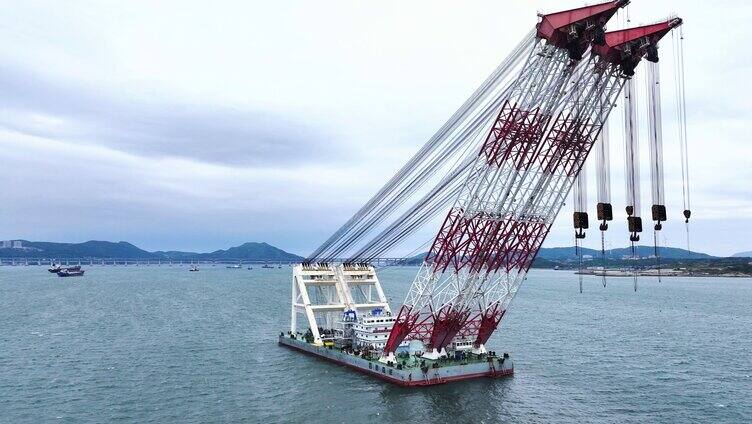 海上吊机吊船
