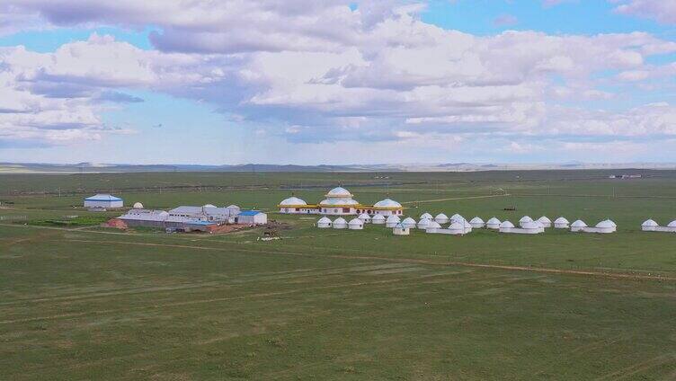 航拍内蒙美丽大草原牛马羊群牧场蒙古包夕阳