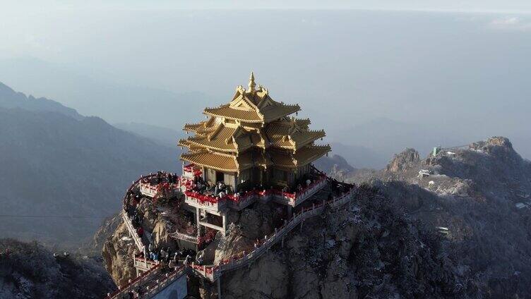 航拍老君山雪景