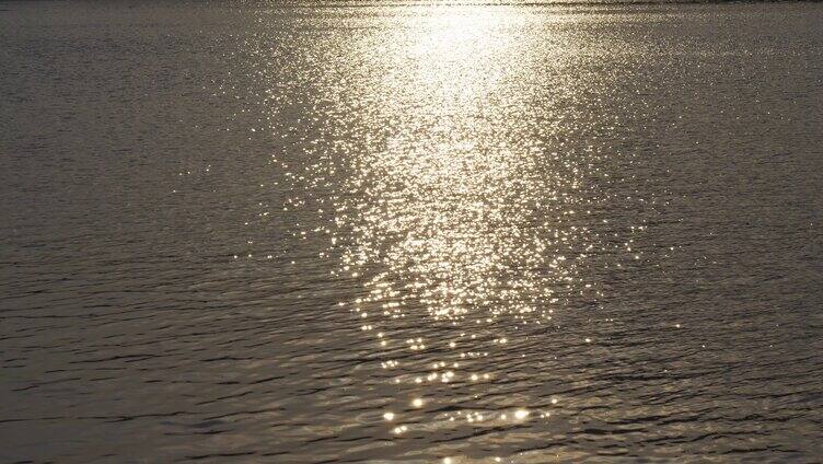 湖面水面水纹波光闪烁