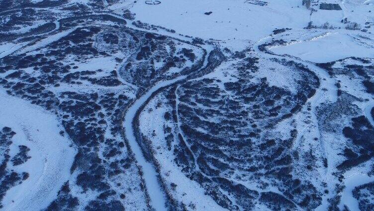 冰雪覆盖的内蒙古扎敦河湿地