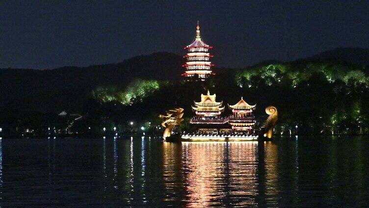 杭州西湖夜晚的湖心亭